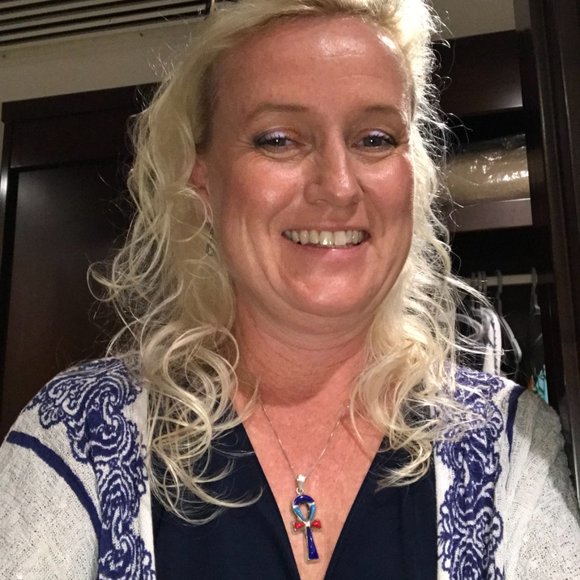 Meet your Posher, Tracy - Picture 1 of 1